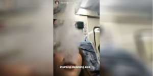 Wanita Nekat Nge-Vape di Gerbong Kereta, Panen Hujatan Netizen
