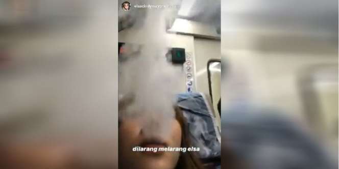 Wanita Nekat Nge-Vape di Gerbong Kereta, Panen Hujatan Netizen