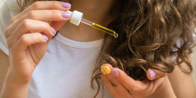 Tips Atasi Rambut Kusut dengan Serum
