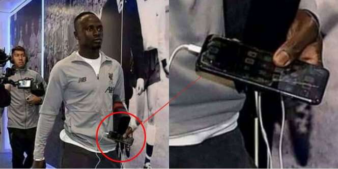 Gaji Rp2,7 Miliar, Striker Liverpool Sadio Mane Pakai Ponsel Berlayar Retak