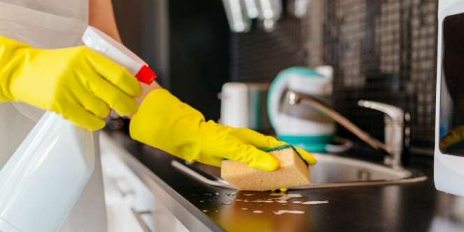 Dapur Selalu Kinclong Bebas Minyak, Ikuti 3 Langkahnya