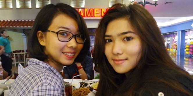 Gaya Kompak Isyana Sarasvati dan Rara Sekar, Sister Goals!