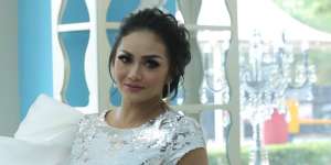 Pakai Korset, Tubuh Langsing Krisdayanti Bikin Yuni Shara Kaget