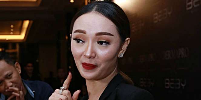 Mesra di Televisi, Hati Zaskia Gotik Berlabuh di Kriss Hatta?