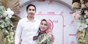 Medina Zein Ditahan, di Mana Sang Suami?