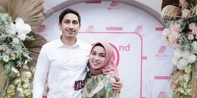 Medina Zein Ditahan, di Mana Sang Suami?