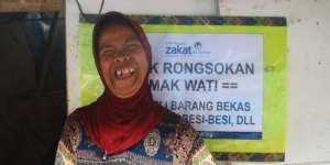 Kisah Mak Wati, Wanita Pemulung Sampah yang Jadi `Juragan`