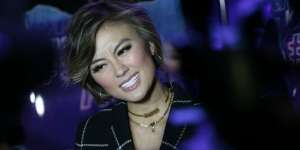 Bak Kembang Desa, Gaya Eksotis Agnez Mo Saat Liburan di Bali