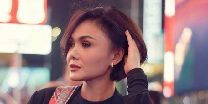 Rumah Kebanjiran, Pose Yuni Shara Bikin Salfok