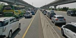 Macet Parah di Tol Cikampek-Jakarta, Contraflow Diberlakukan!