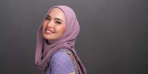 Tips Perawatan Rambut Berhijab di Musim Hujan