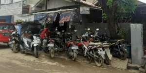 Bengkel dan Tempat Steam di Bekasi Panen Rezeki Usai Banjir