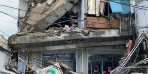 Gedung Empat Lantai di Slipi Ambruk