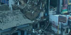 Keterangan Saksi Detik-Detik Ruko Ambruk di Palmerah