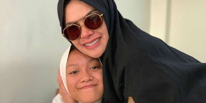 Tak Minta Macam-Macam, Ini Doa Nikita Mirzani Saat Umroh