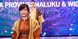 Kreasi Tenun Ikat Tanimbar, Lebih Stylish dan Kekinian
