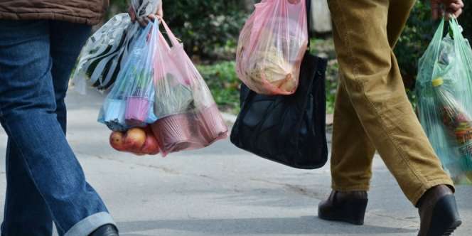 Pemprov DKI Akan Denda Pengelola Swalayan yang Sediakan Kantong Plastik