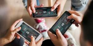 Keren, Emak-Emak Dapat Duit Rp61 Juta dari Game Online