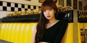 Cari Kesempatan Jual Kursi Bekas Diduduki Lisa Blackpink, Kafe `Diserang` Fans