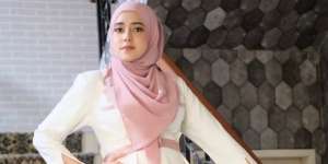 Inspirasi Dress Pesta Kasual ala Fairuz A. Rafiq