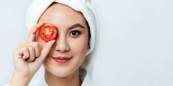 5 Cara Atasi Kantung Mata Secara Alami dengan Tomat