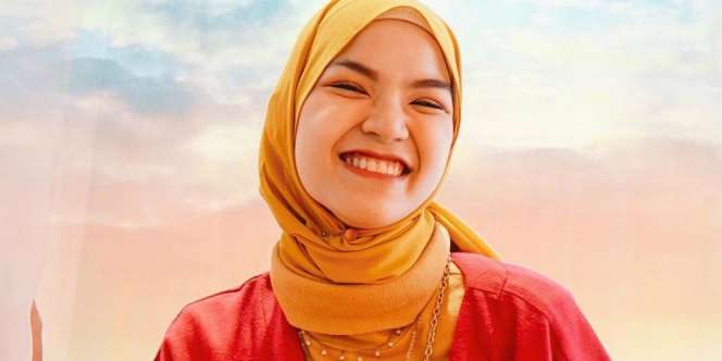 Gaya Stylish Marsha Natika, Adik Kandung Zaskia Mecca