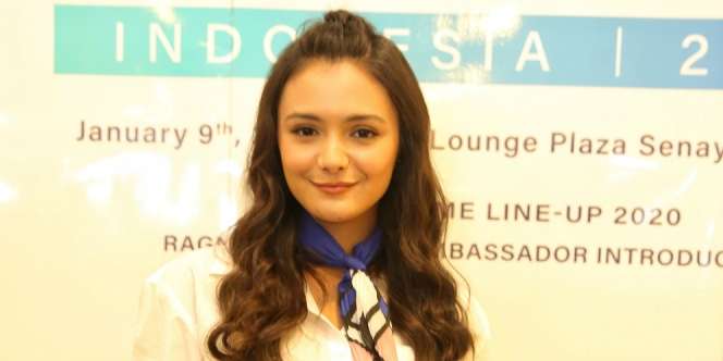 Amanda Rawles Ketagihan Game Online