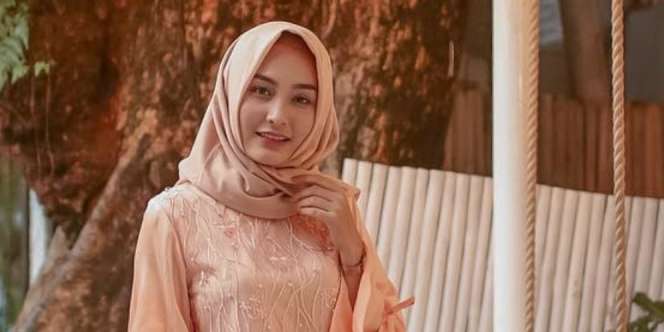 Inspirasi Busana Hijab Pesta Kekinian ala Selebgram