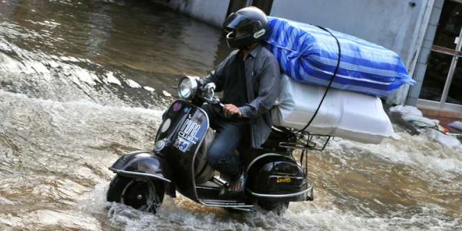 Bantu Korban Banjir Jabodetabek, Piaggio Beri Diskon Sparepart 25%