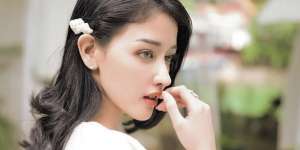 Gaya Kece nan Glamor Pramugari Garuda Siwi Sidi