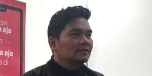 Lewat 'Bacot', Indra Bekti  Balas Nyinyiran Netizen
