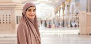Mudah Ditiru, Gaya Santun Shireen Sungkar Pakai French Khimar