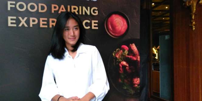 Chef Renatta Moeloek Pamer Selfie di Toilet, Netizen Salfok Ini