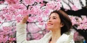 7 Tips Kecantikan Zoe Tay, Pesohor Singapura yang Awet Muda