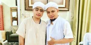 Kesan Putra Almarhum Arifin Ilham Dipanggil Ustaz: Ketinggian