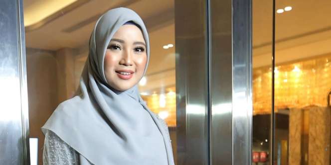 Gaya Modis Chacha Frederica Pamer Baby Bump