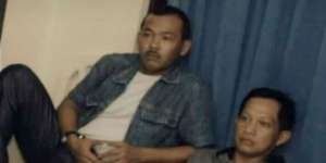 Foto Jadul Jenderal Idham Azis dan Tito Karnavian Bergaya Santai