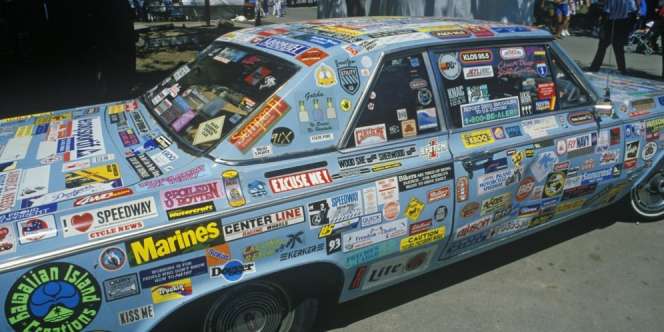 Cara Mudah Hilangkan Bekas Stiker di Mobil