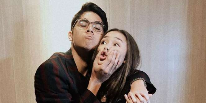 Al Ghazali Beradegan Mesra dengan Caitlin Halderman, Reaksi Pacarnya Mengejutkan