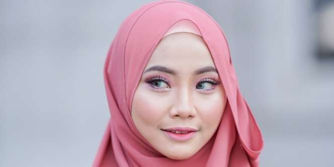3 Tips Makeup untuk Wajah Berbulu