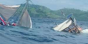 Kronologi Kapal Wartawan Istana Terbalik di Labuan Bajo