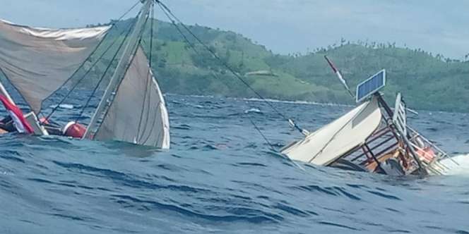 Kronologi Kapal Wartawan Istana Terbalik di Labuan Bajo
