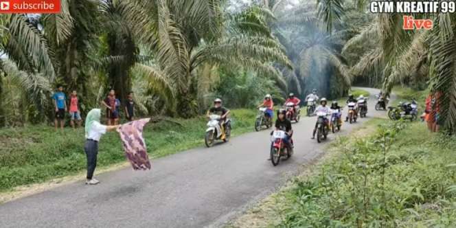 Viral Video Balapan Kocak di Kebun Sawit, Penyelenggara MotoGP Sampai Ngakak