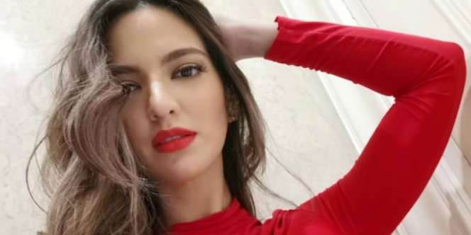 Syuting Masak di Pasar, Cardigan Merosot Nia Ramadhani Disorot