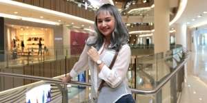 Penampilan Berbeda Angelica Simperler Curi Perhatian