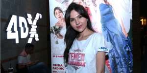 Kulit Olivia Jensen Terbakar