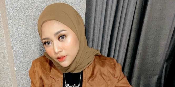 Takut Virus Corona, Rachel Vennya Batalkan Liburan ke Disneyland Hong Kong