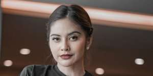 Selamat! Tiwi Eks T2 Dilamar Kekasih