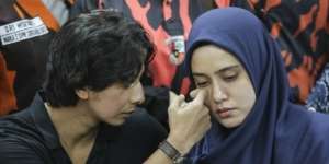 Tangis Fairuz A Rafiq di Sidang Kasus `Ikan Asin`: `Saya Sanggup`