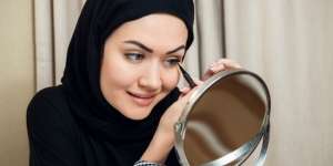 5 Kesalahan Memakai Eyeliner yang Kerap Dilakukan